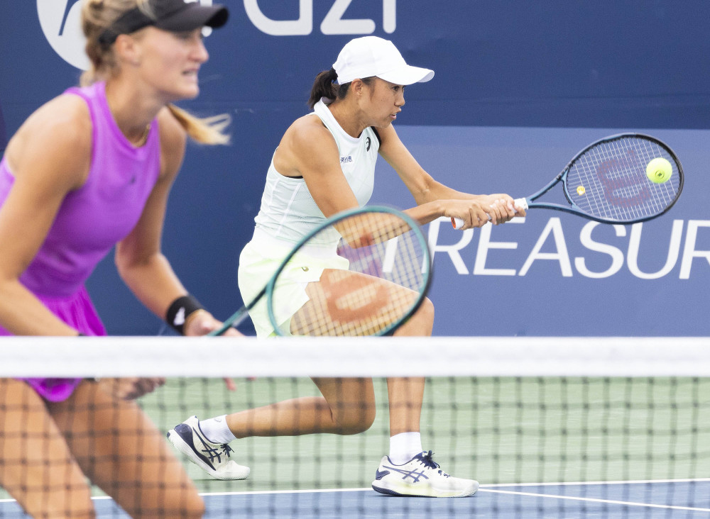 常常表现出 常常表现出